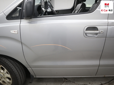 2011 - hyundai grand starex