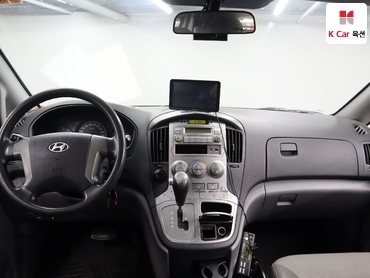 2011 - hyundai grand starex