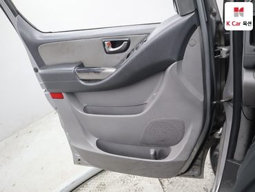 2011 - hyundai grand starex