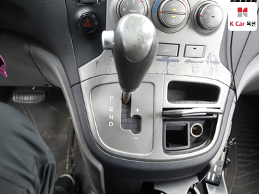 2011 - hyundai grand starex