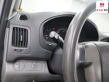 2011 - hyundai grand starex