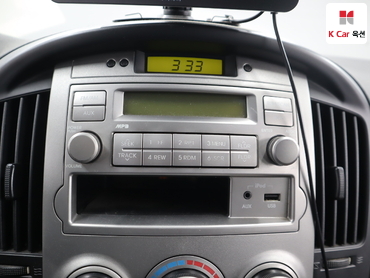 2011 - hyundai grand starex