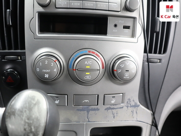 2011 - hyundai grand starex