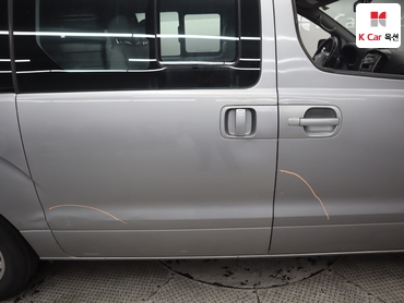 2011 - hyundai grand starex