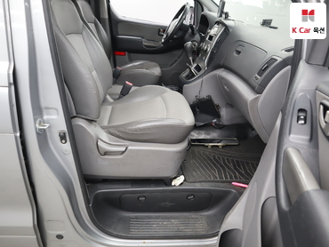 2011 - hyundai grand starex