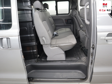 2011 - hyundai grand starex