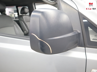 2011 - hyundai grand starex