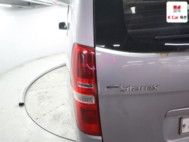 2011 - hyundai grand starex