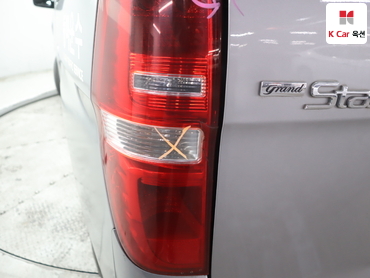 2011 - hyundai grand starex