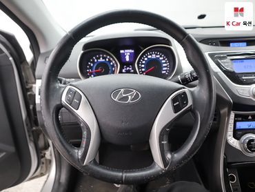2012 - hyundai avante