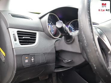 2012 - hyundai avante