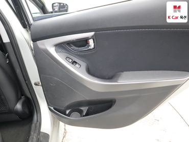 2012 - hyundai avante