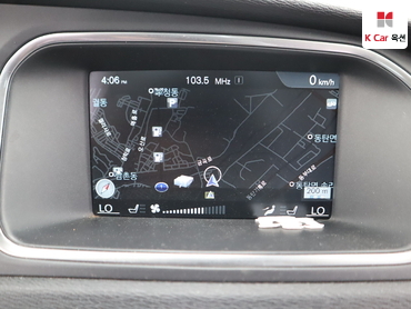 2016 - volvo v40