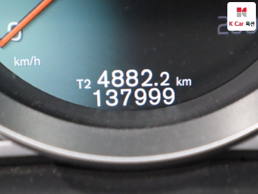 2016 - volvo v40