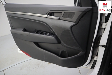 2016 - hyundai avante