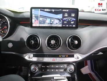 2023 - kia stinger