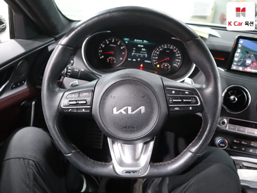 2023 - kia stinger