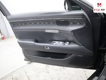 2022 - genesis g90