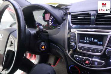 2016 - hyundai accent
