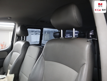 2011 - hyundai grand starex