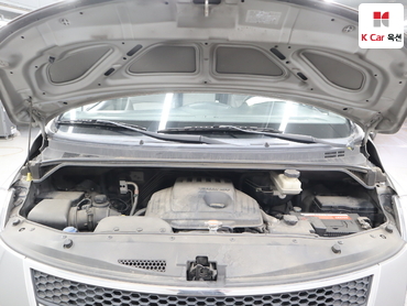 2011 - hyundai grand starex