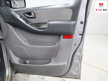 2011 - hyundai grand starex