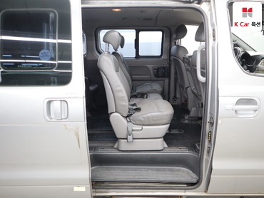 2011 - hyundai grand starex