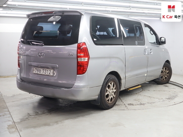 2011 - hyundai grand starex