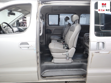 2011 - hyundai grand starex