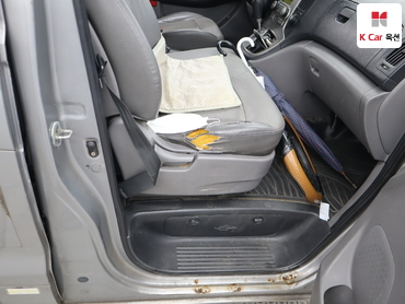 2011 - hyundai grand starex