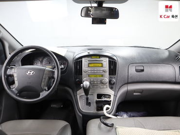 2011 - hyundai grand starex