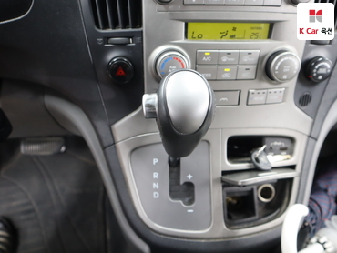 2011 - hyundai grand starex