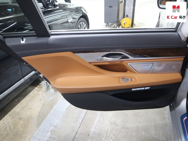 2018 - bmw 7 series