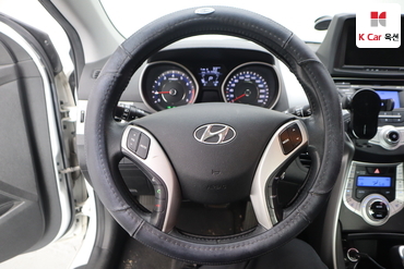 2012 - hyundai avante