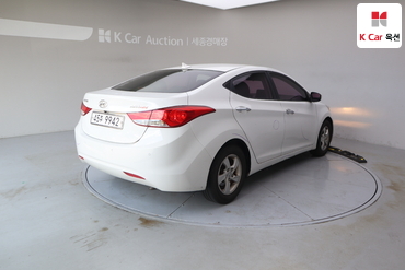 2012 - hyundai avante