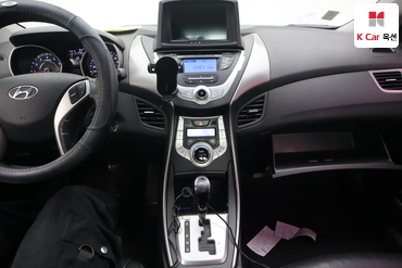 2012 - hyundai avante
