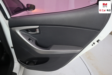2012 - hyundai avante