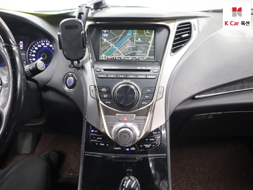 2011 - hyundai grandeur