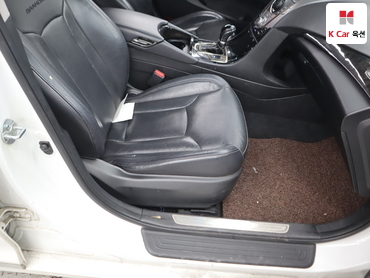 2011 - hyundai grandeur