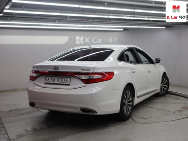 2011 - hyundai grandeur