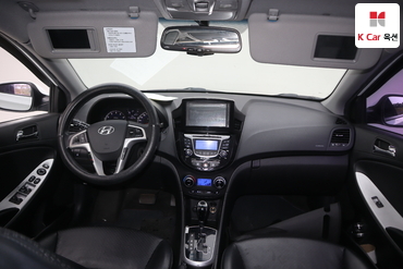 2012 - hyundai accent
