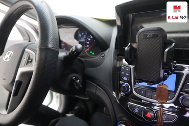 2012 - hyundai accent