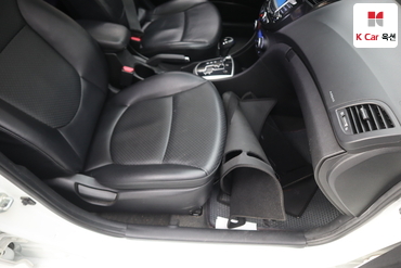 2012 - hyundai accent