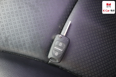 2012 - hyundai accent
