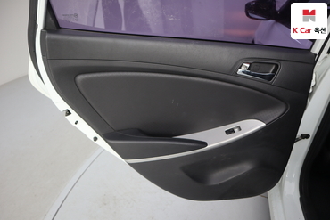 2012 - hyundai accent