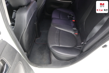 2012 - hyundai accent