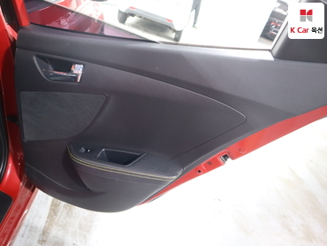 2015 - hyundai veloster