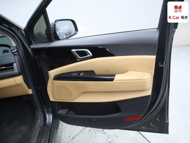 2023 - kia carnival