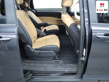 2023 - kia carnival