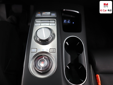 2022 - genesis egv70